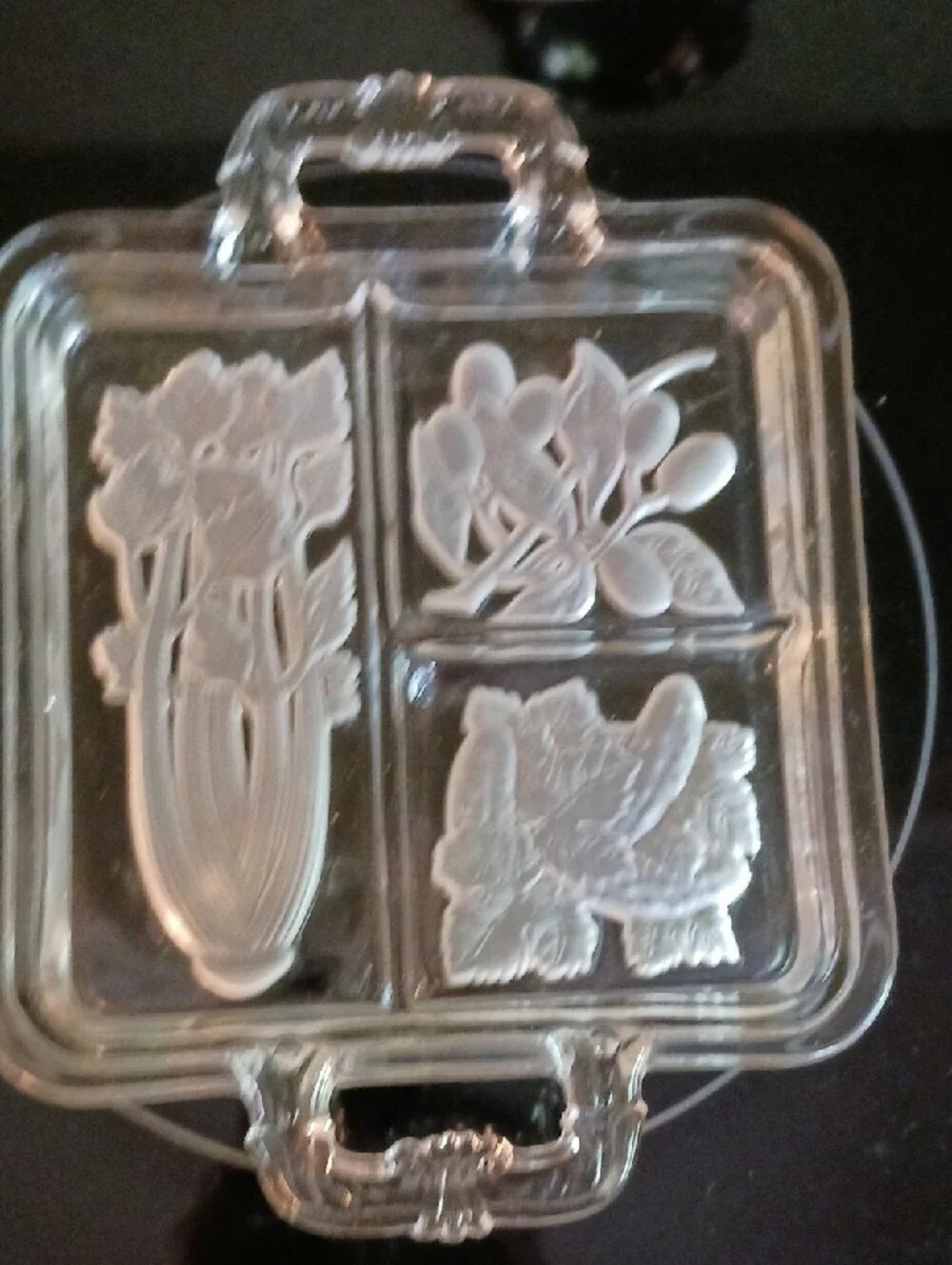 Beautiful! Etched Glass Divided Serving Dish - Clear Vegetable Pattern 🫒🥬🥒🫒